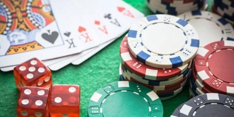 Một trận bài Poker bao gồm 4 vòng cược như: pre-flop, flop, turn và river